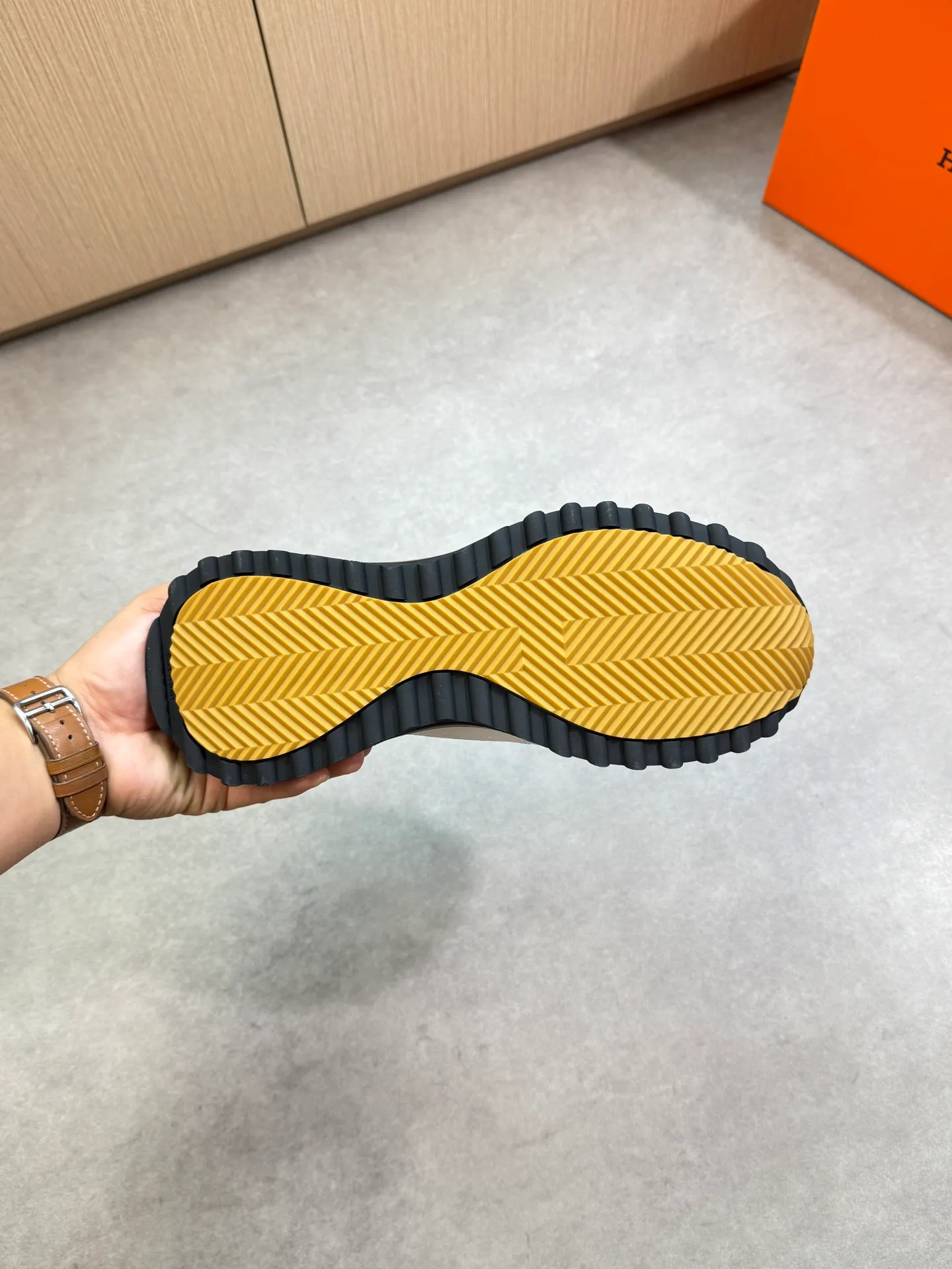 Men's shoes 💰740 [HERMES] Hermès - High-end quality original single casual sports shoes - Upper: 🔝 Nappa calfskin, palm-print cowhide, suede sheepskin leather, tongue. Heel. Brand logo webbing - Lining: brand canvas, foot pad; water-dyed cowhide - Outsole: ultra-light T men's shoes 💰U foam rubber; two-color molded outsole -Ultra-high quality control·Fine workmanship: highlighted (high-end·nobility·grade) -Size: 39-44 (38, 45, can be customized)·0118